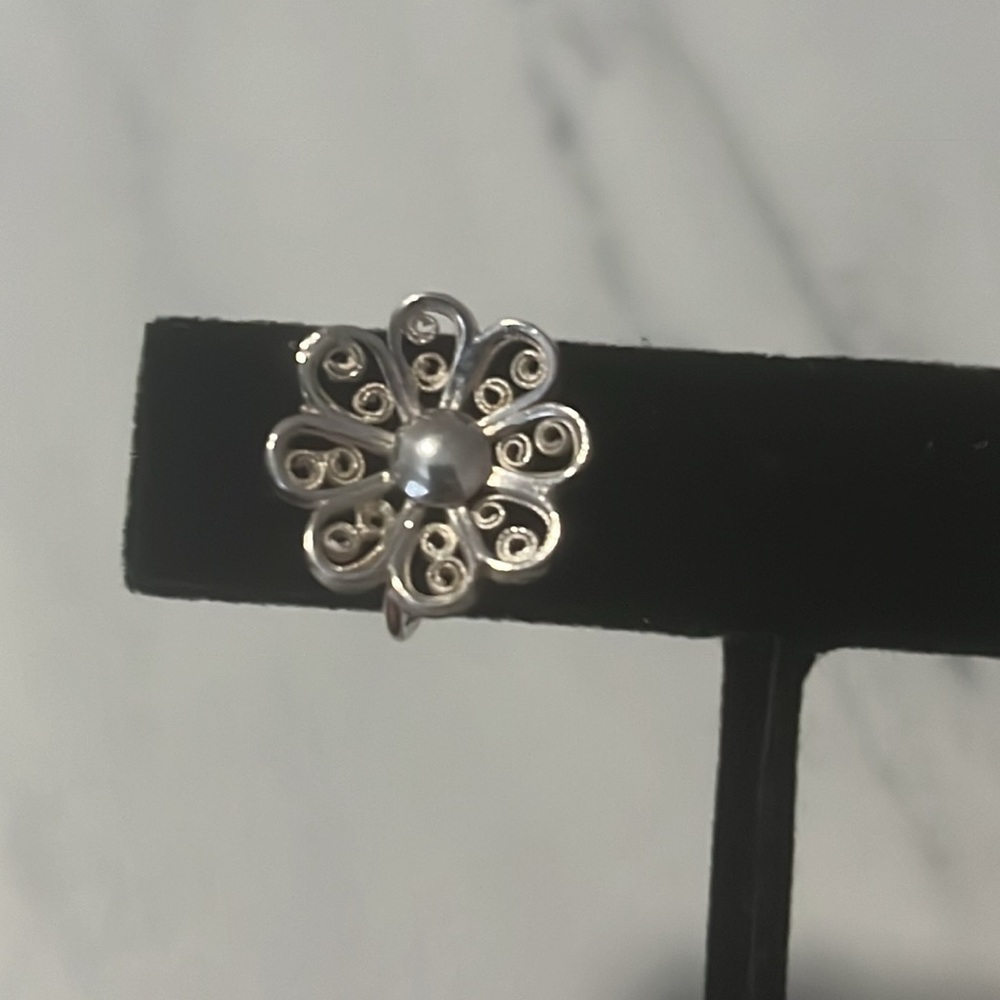 Vintage Scandinavian 830 Silver Screw back Floral Earrings - Picture 3 of 13
